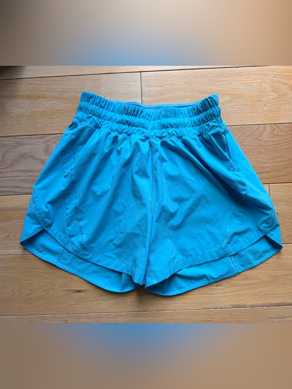 Lululemon Track That High-Rise 5” Shorts – Size 6 - Picture 2 of 4